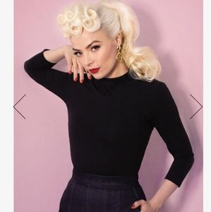 NWT! Vixen Shirt ❤️